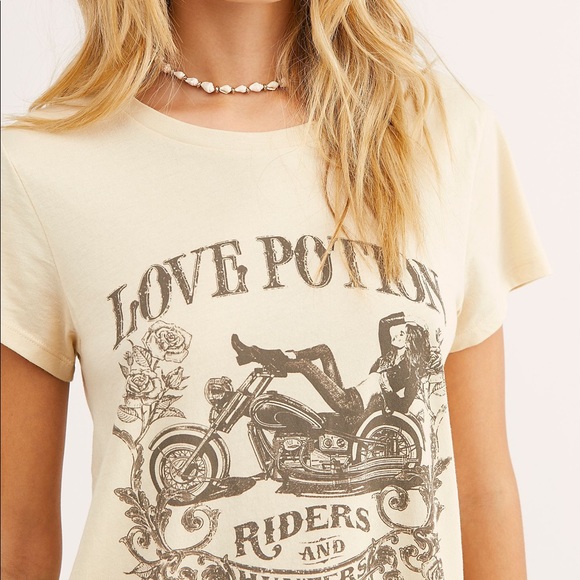 Love Potion TEE Girlfriend Graphic T-Shirt Top NEW - Picture 3 of 4